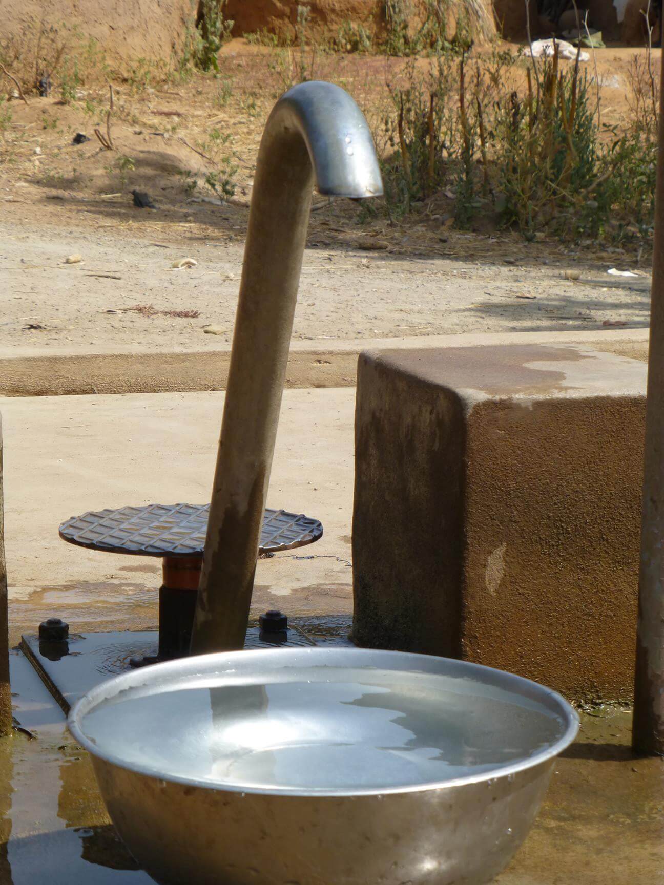 Destino Benín, ayuda a llevar agua potable a sus hogares 